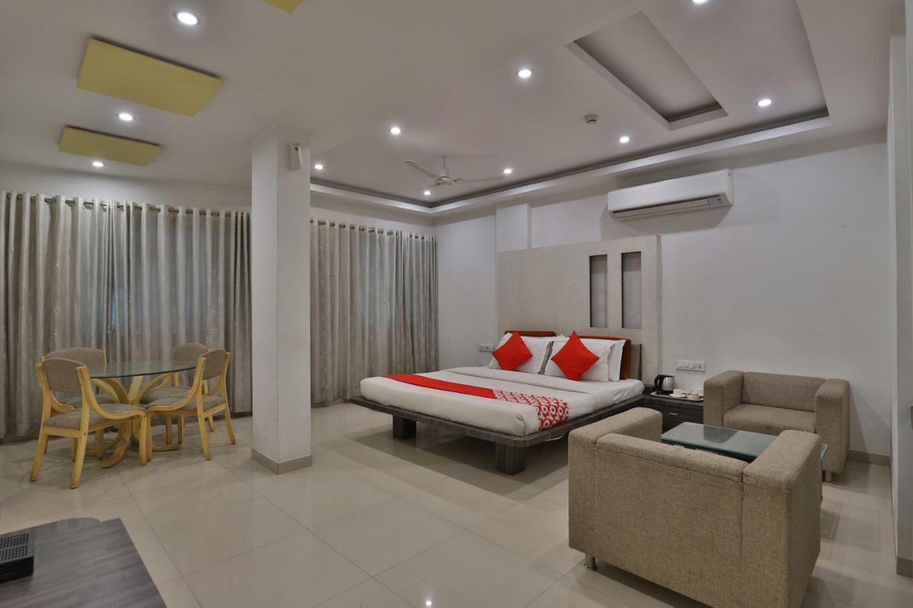 Hotel Oyo 14943 Shubh Suvidha à Somnāth Extérieur photo