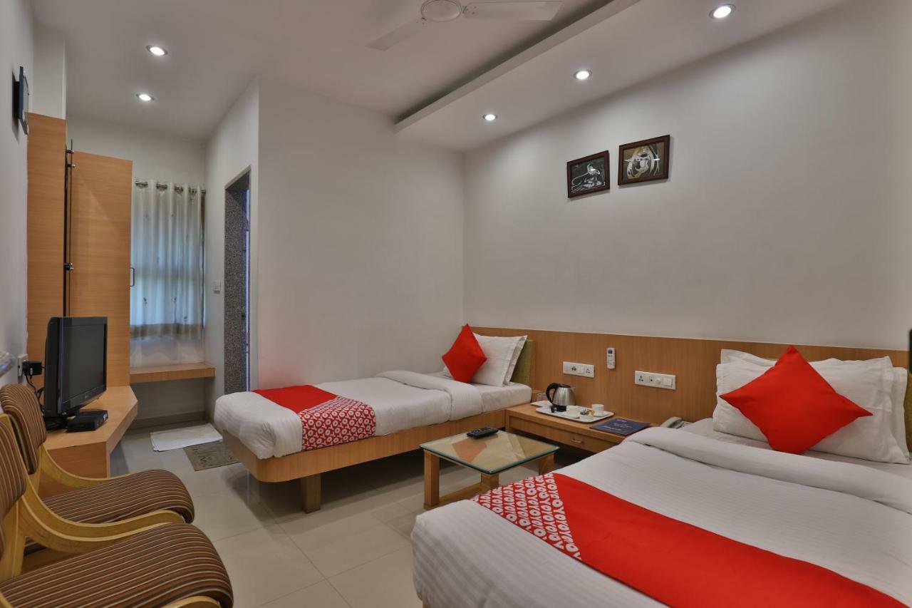 Hotel Oyo 14943 Shubh Suvidha à Somnāth Extérieur photo